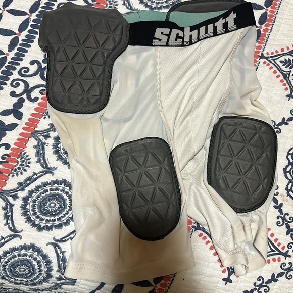 YL Schutt Integrated football girdle. - Picture 3 of 5